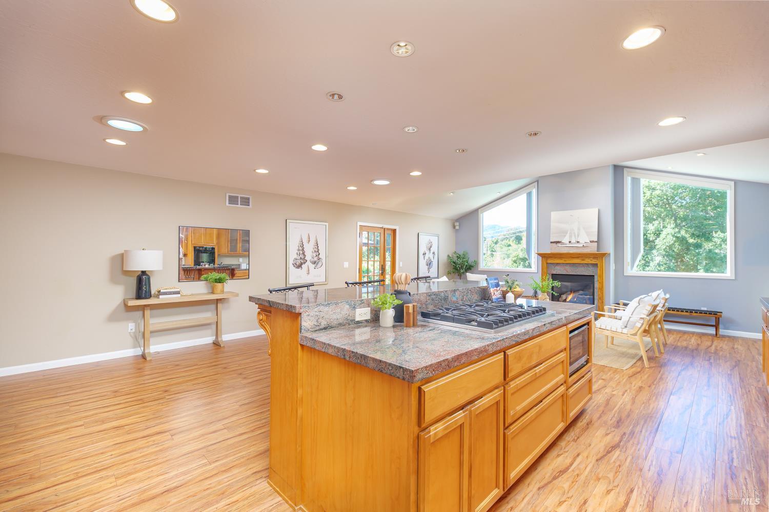 92 Upper Oak Dr