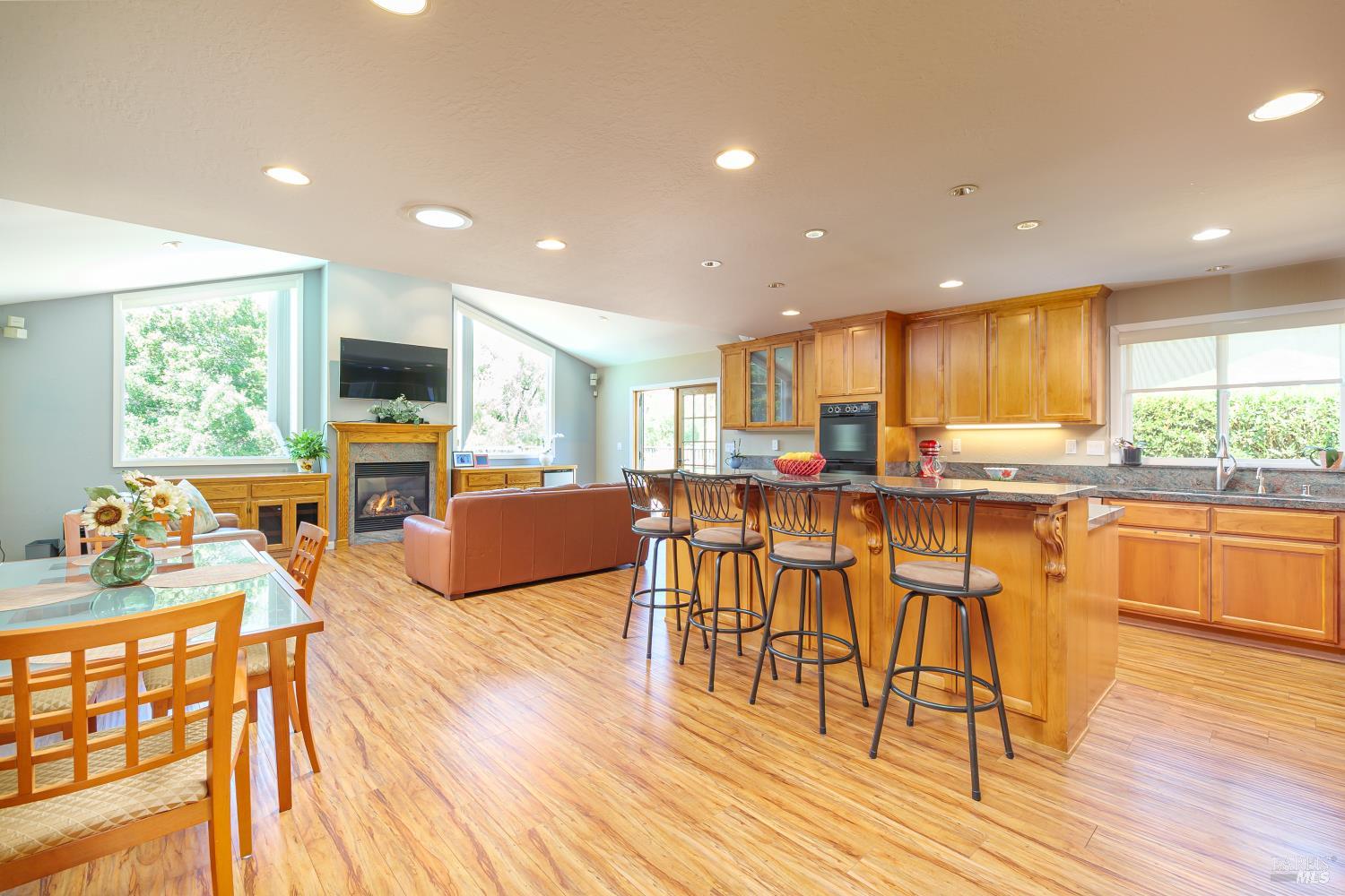 92 Upper Oak Dr