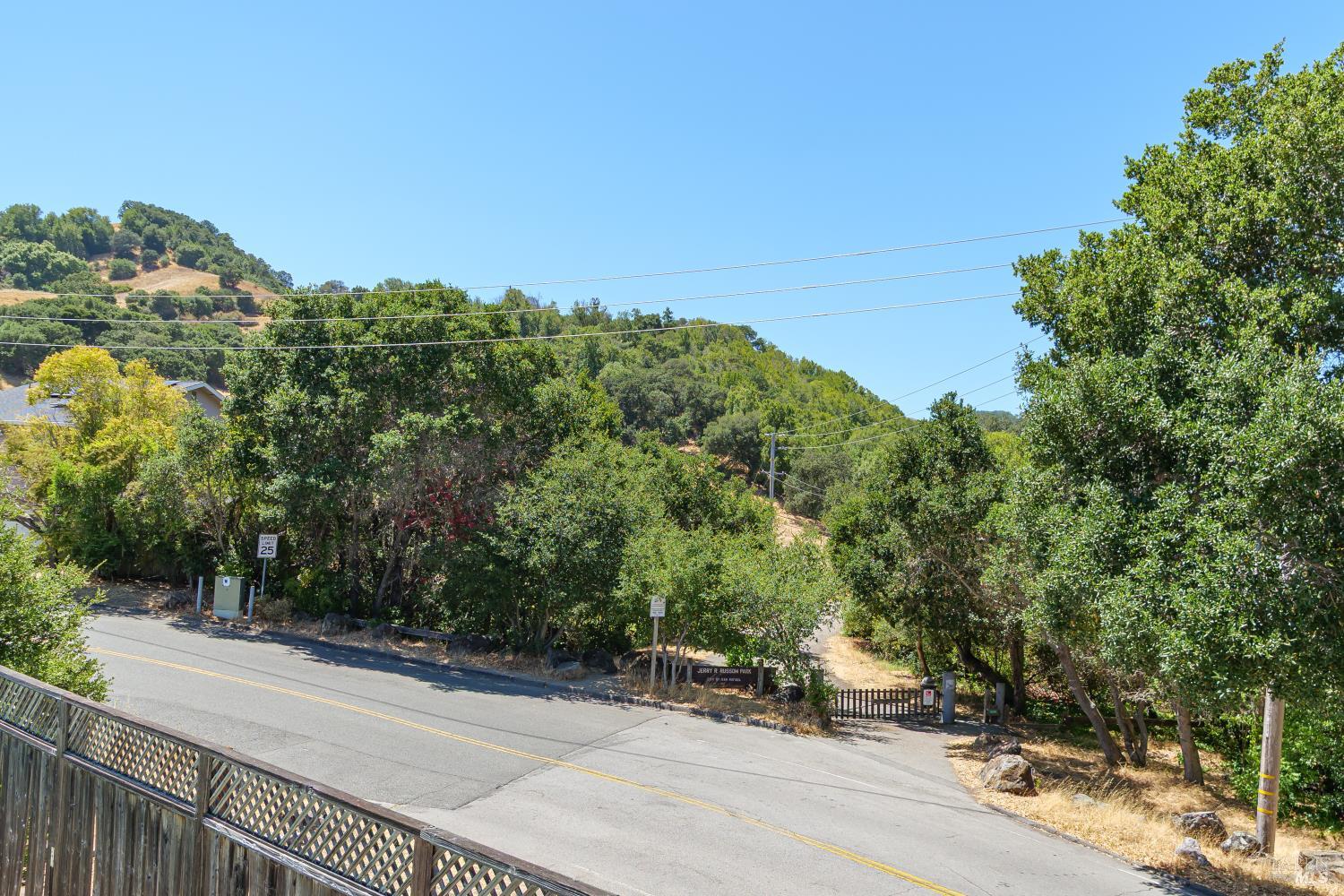 92 Upper Oak Dr