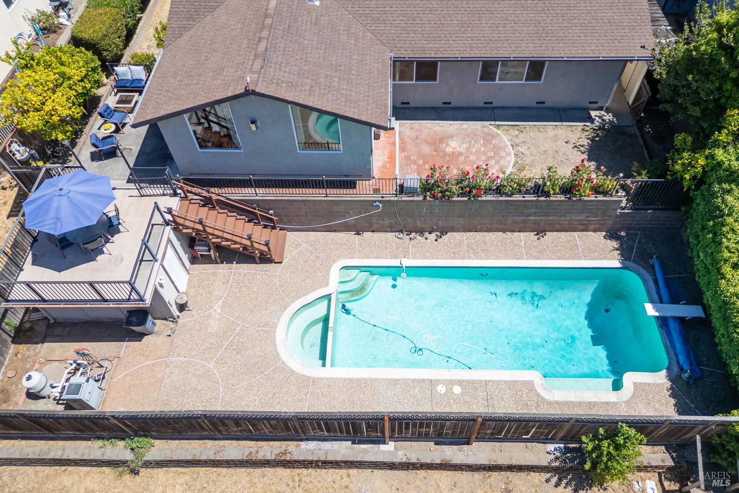 92 Upper Oak Dr