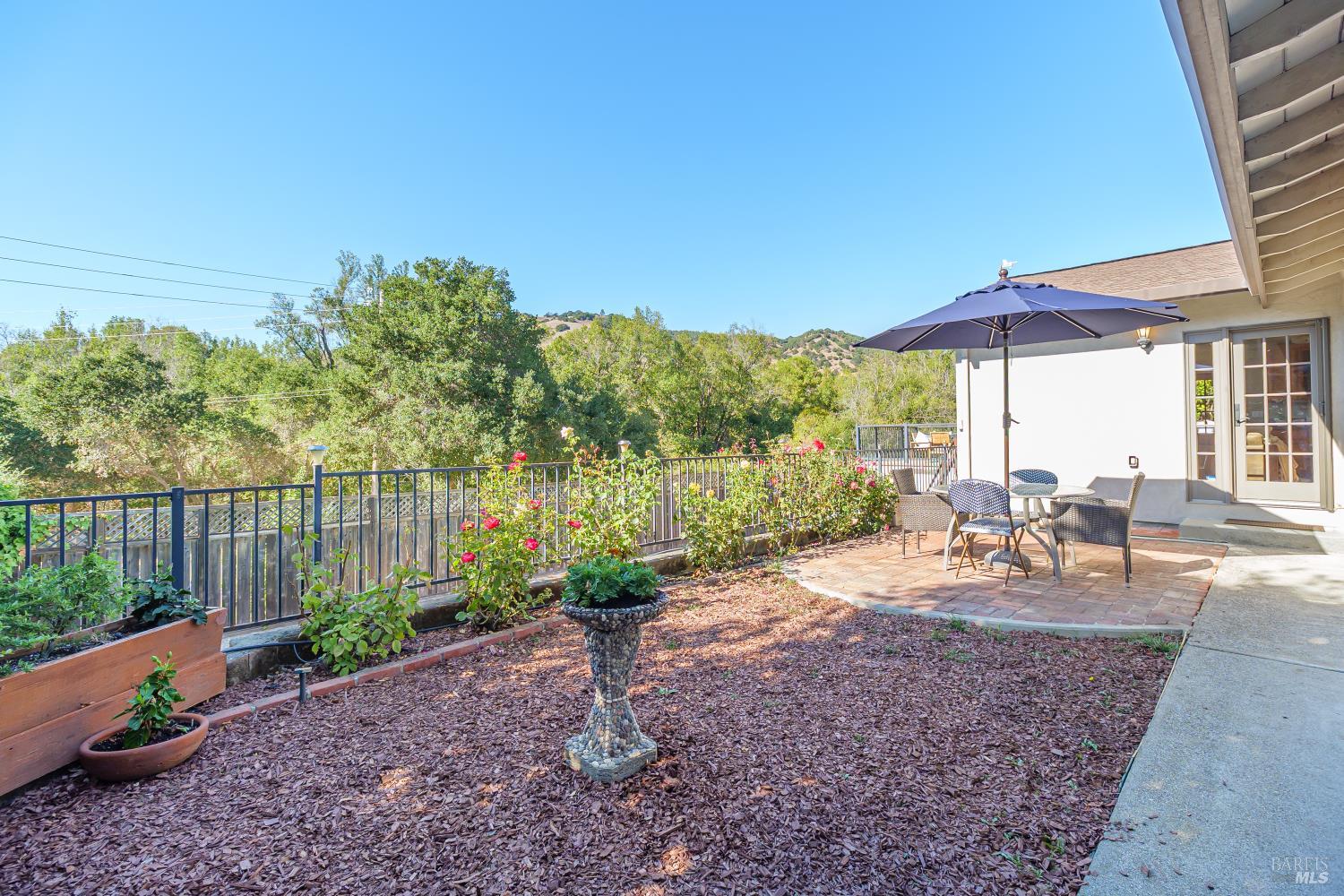 92 Upper Oak Dr