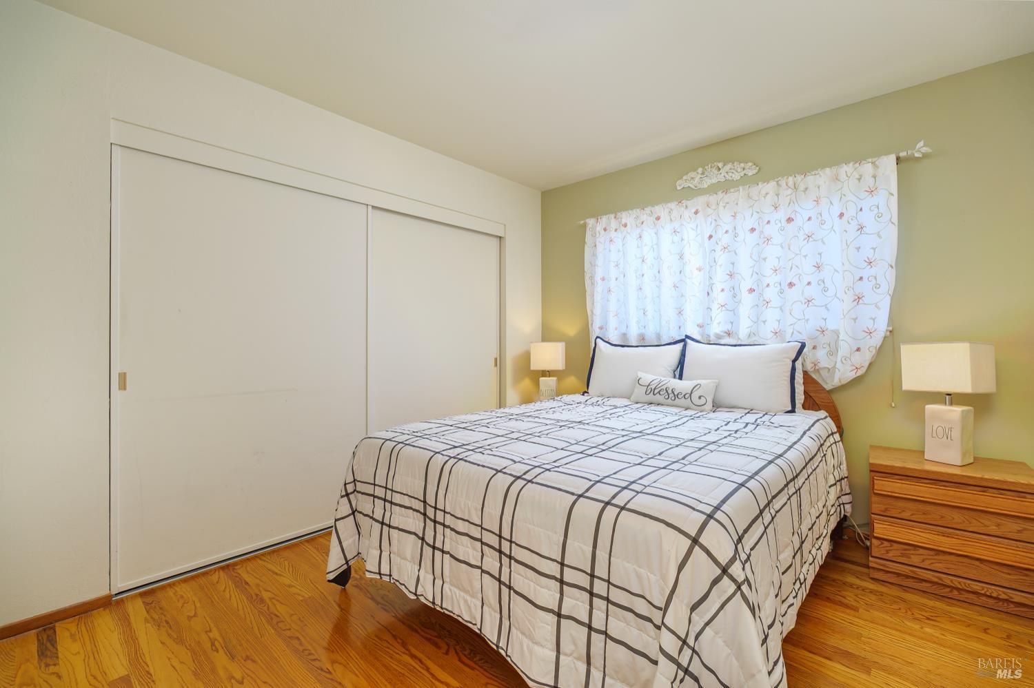 92 Upper Oak Dr