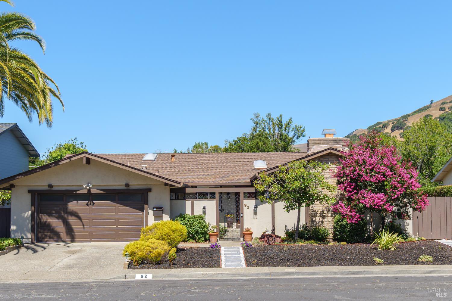 92 Upper Oak Dr