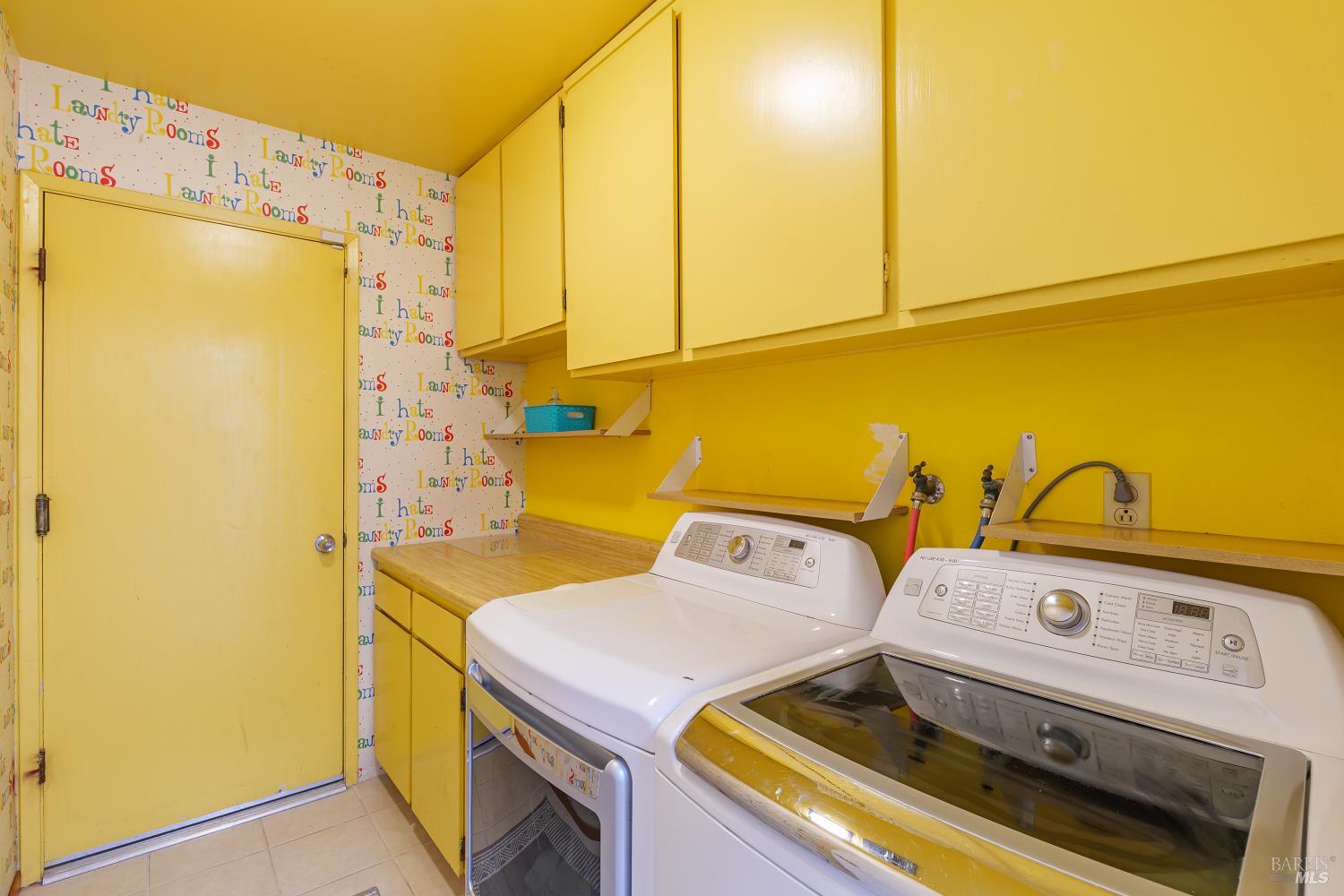 92 Upper Oak Dr