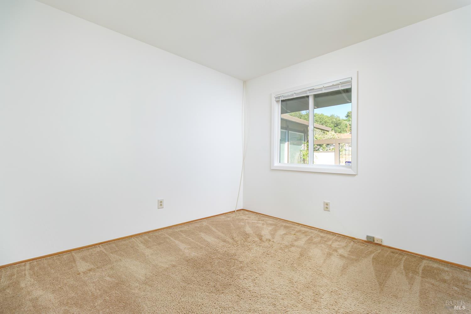 92 Upper Oak Dr