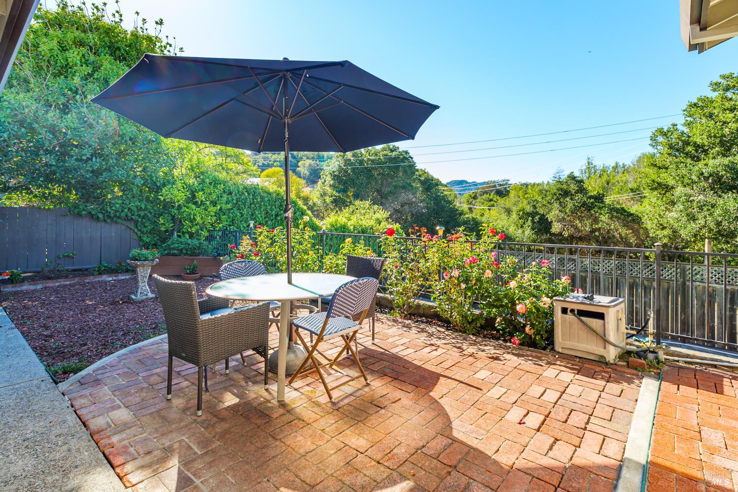 92 Upper Oak Dr