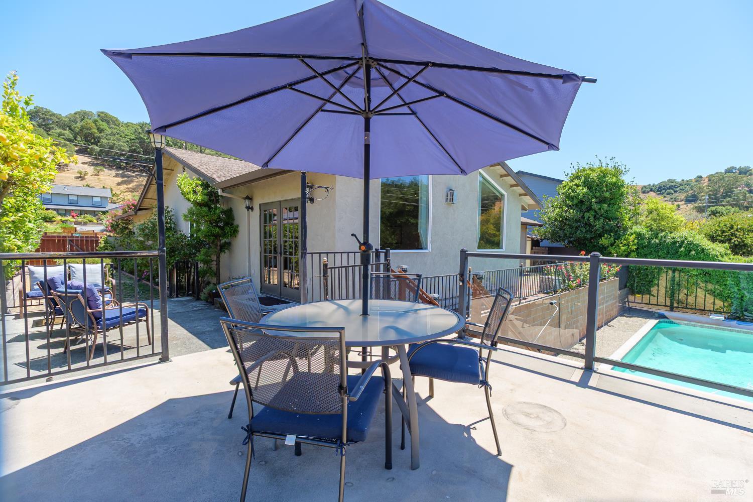 92 Upper Oak Dr