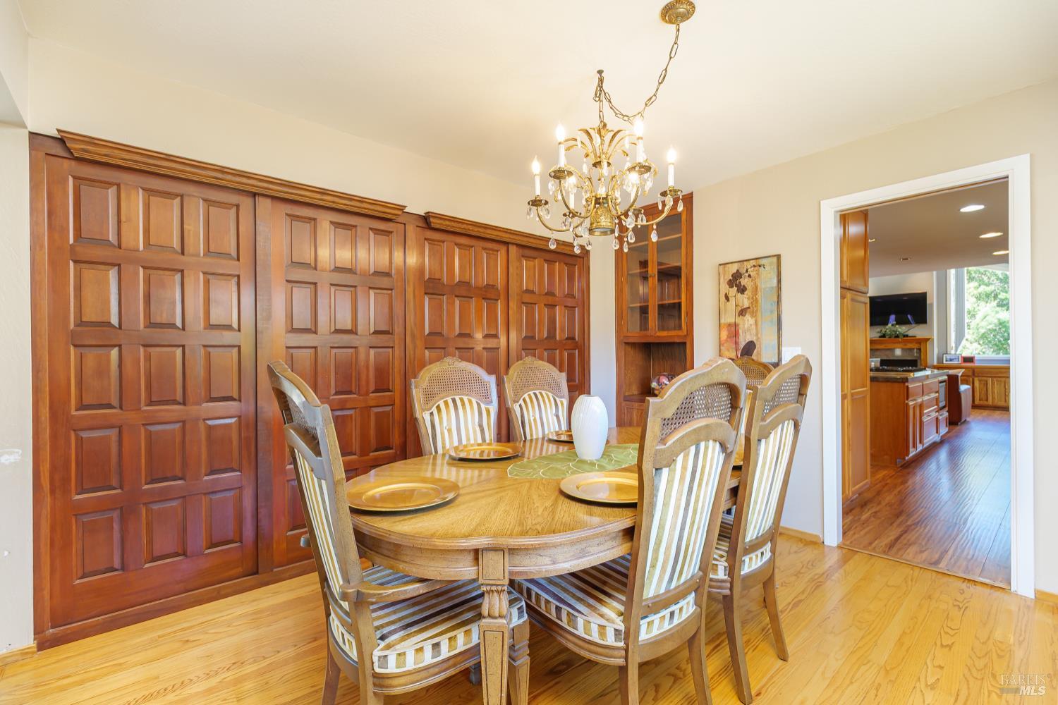 92 Upper Oak Dr