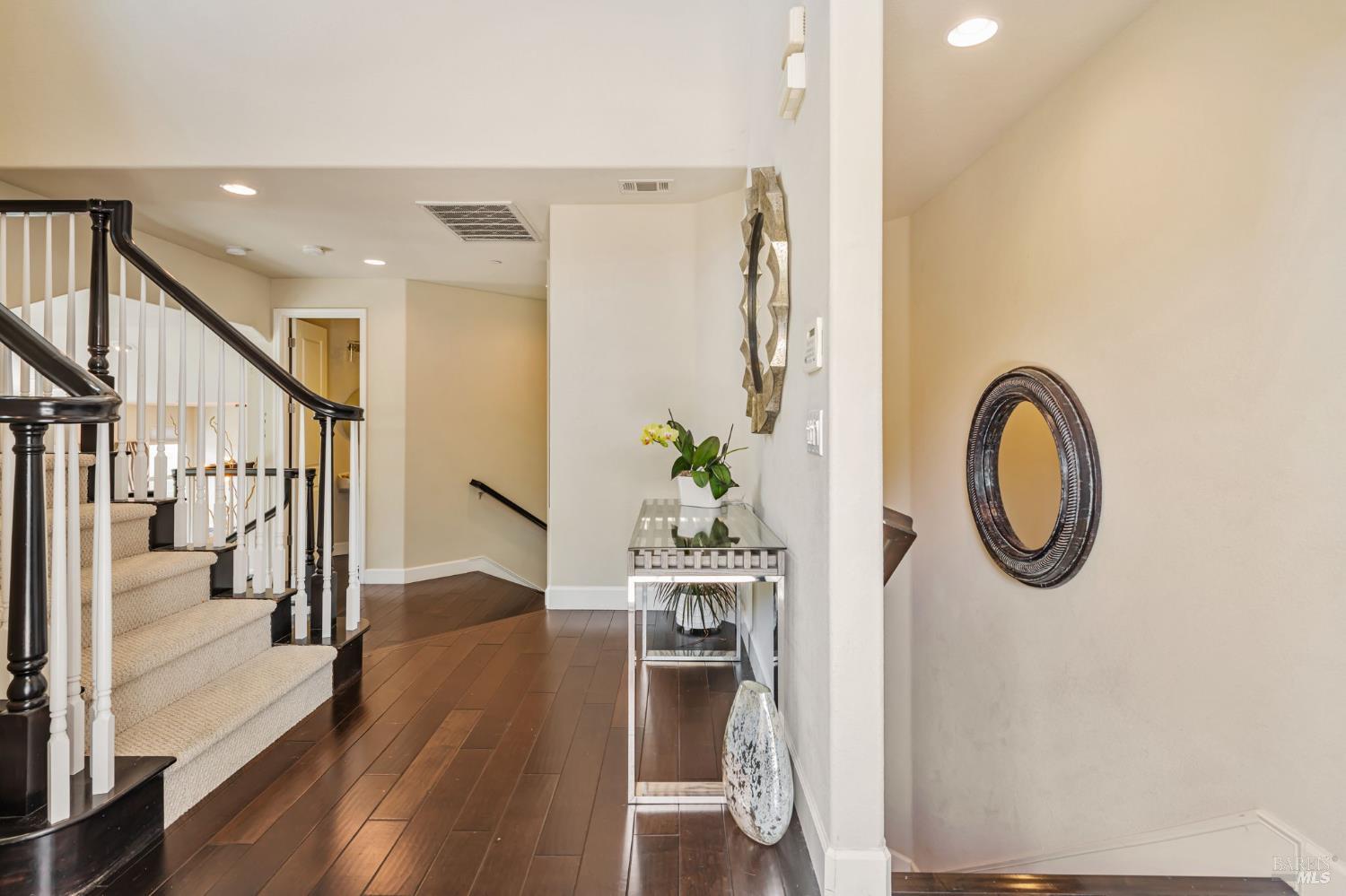 11 Edgehill Way