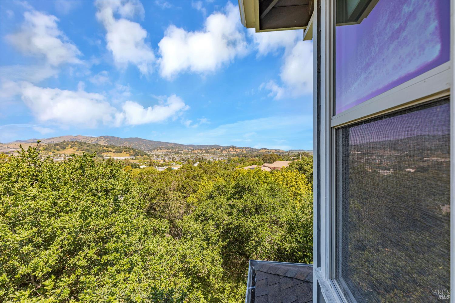 11 Edgehill Way