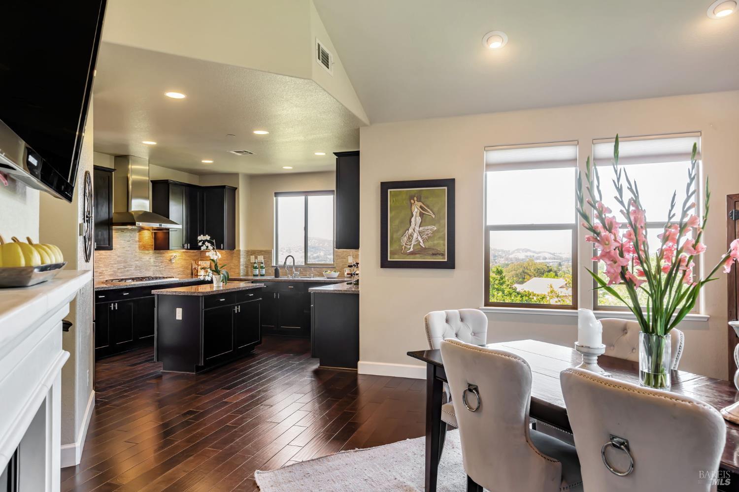11 Edgehill Way