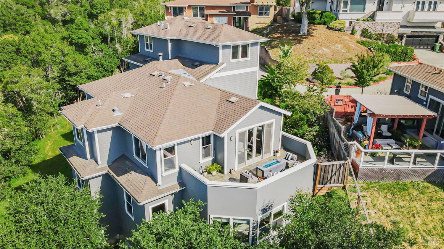 11 Edgehill Way