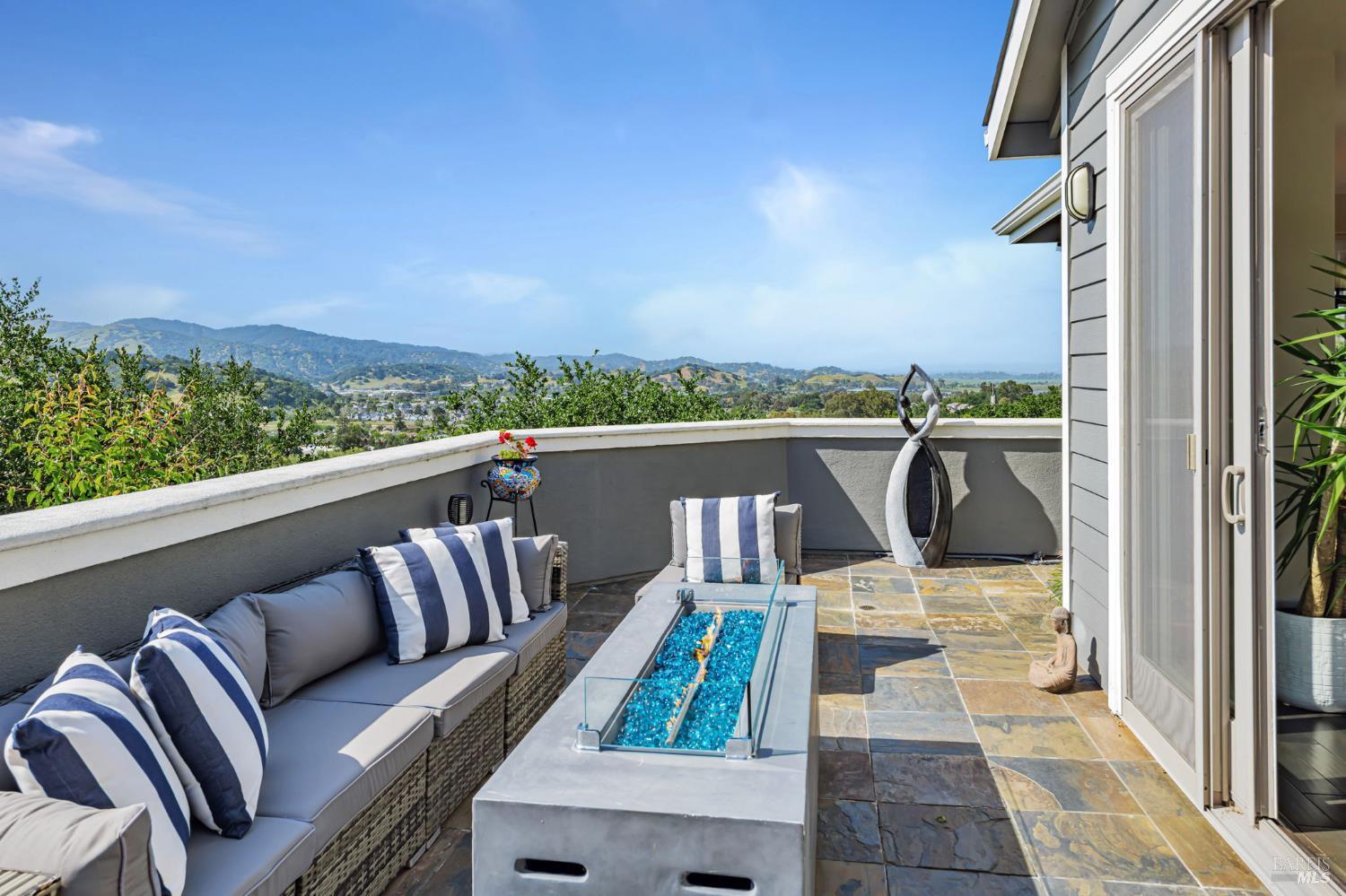 11 Edgehill Way