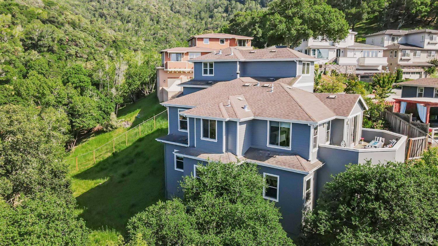 11 Edgehill Way