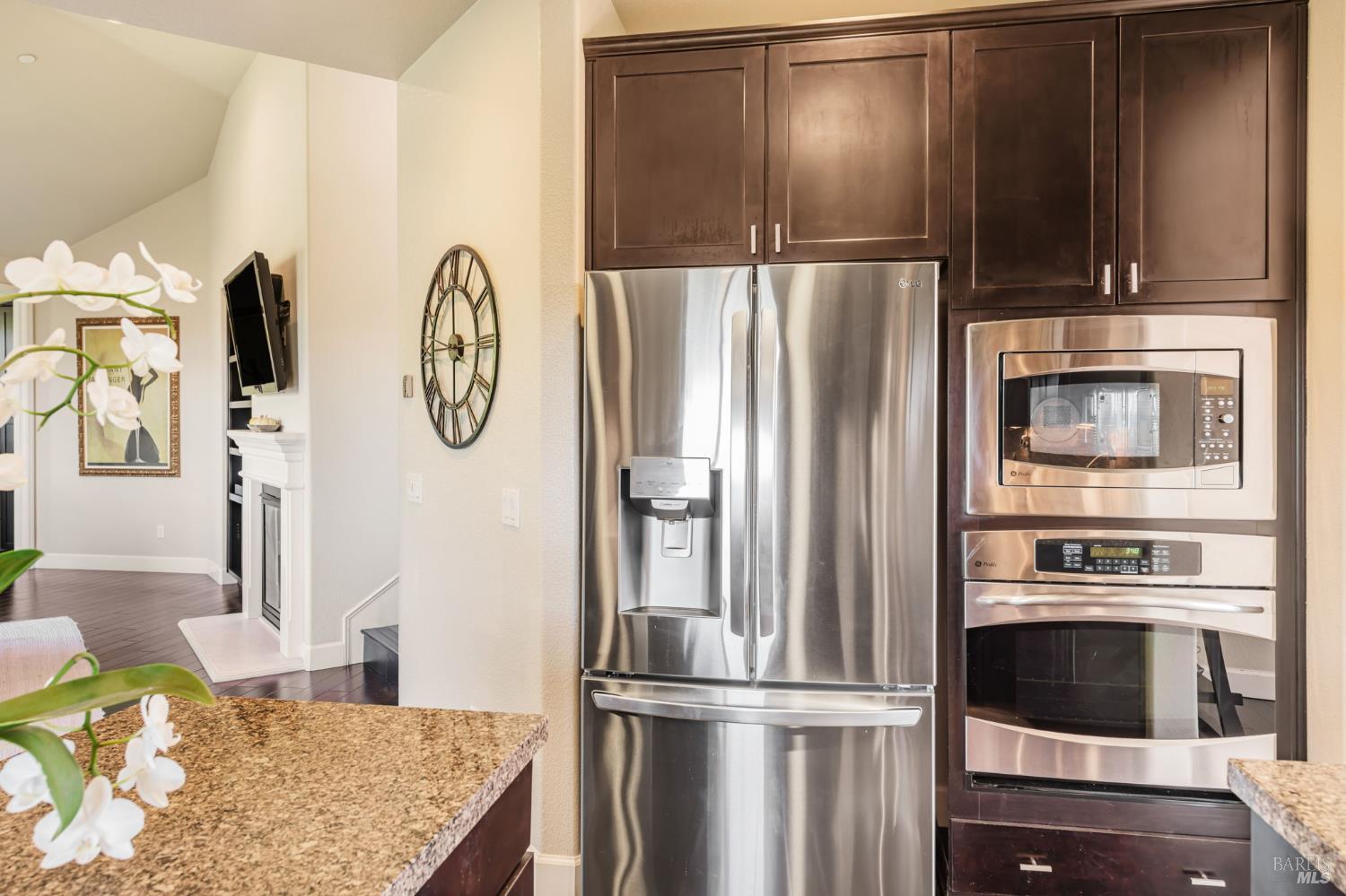 11 Edgehill Way