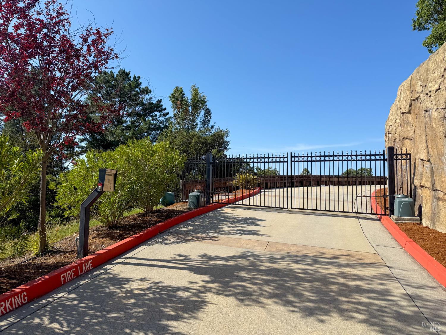 11 Edgehill Way