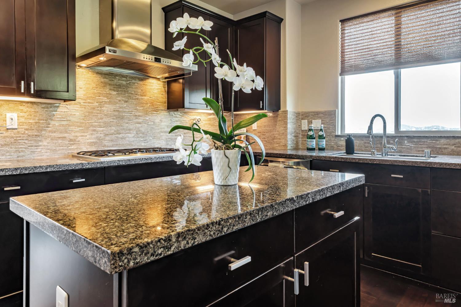11 Edgehill Way