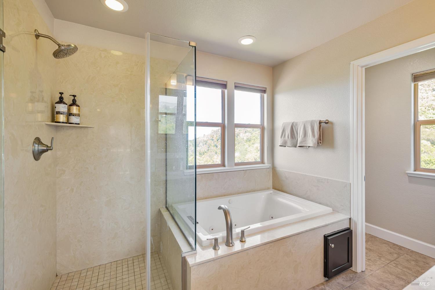 11 Edgehill Way