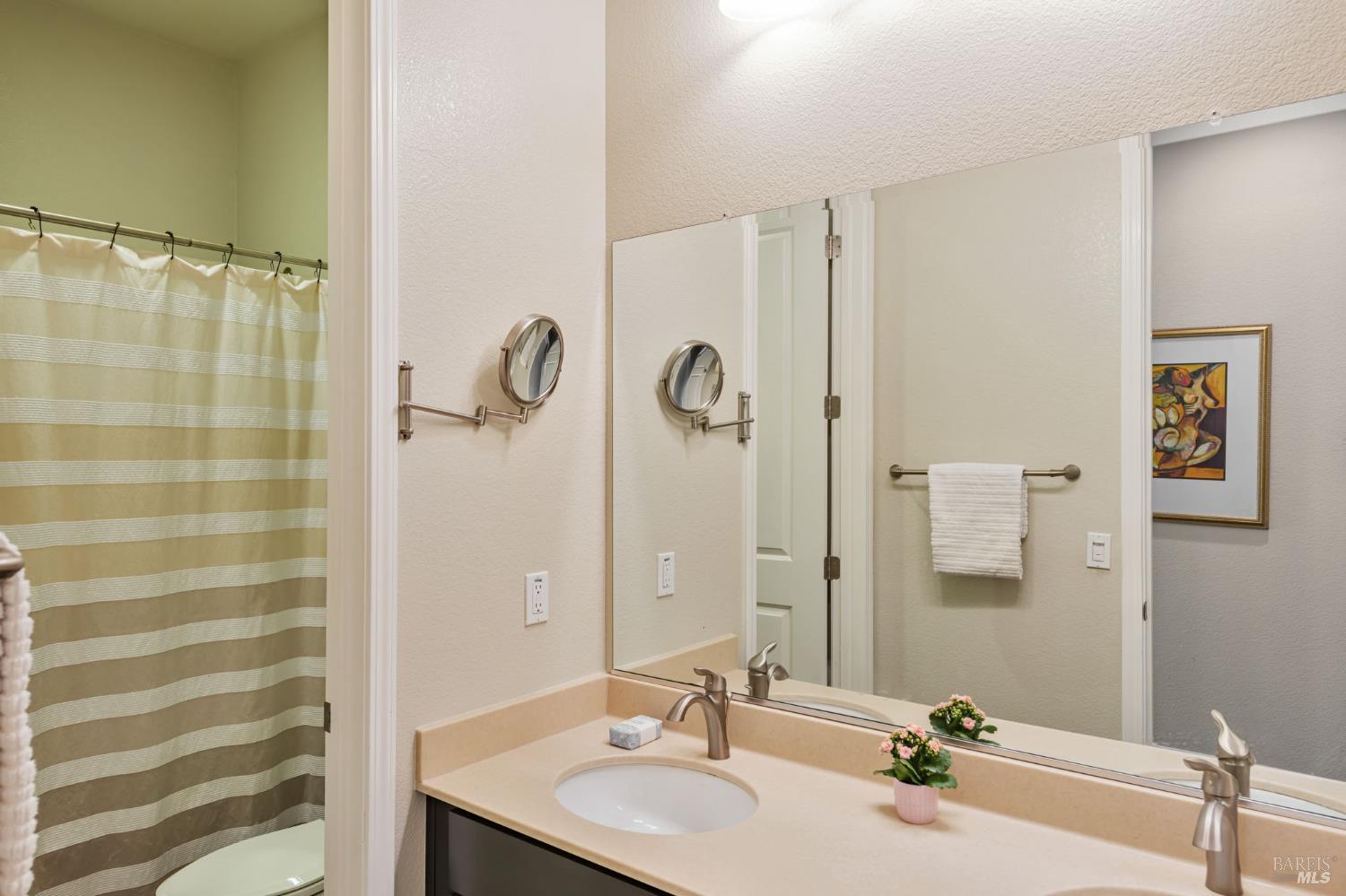 11 Edgehill Way