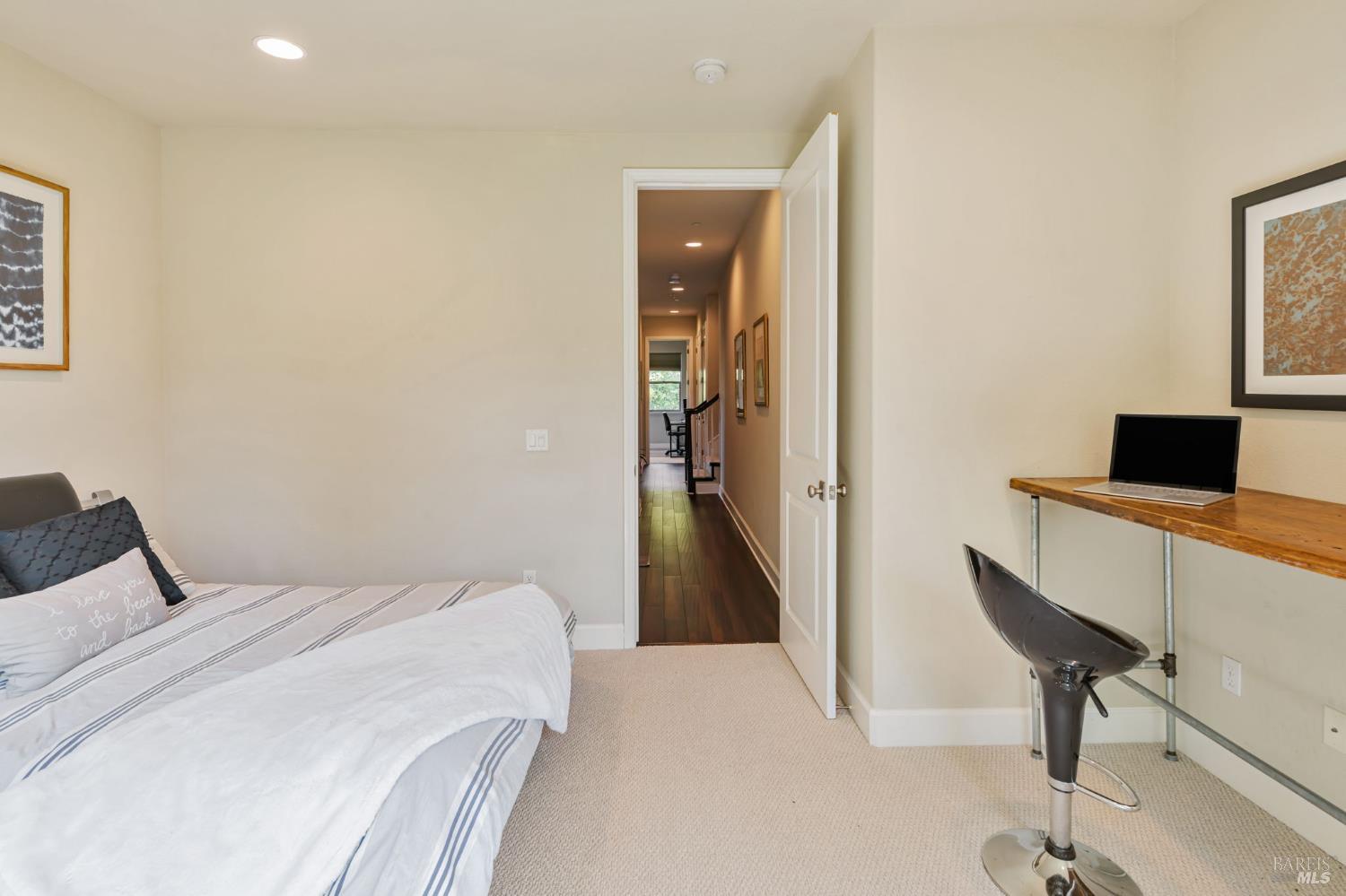 11 Edgehill Way