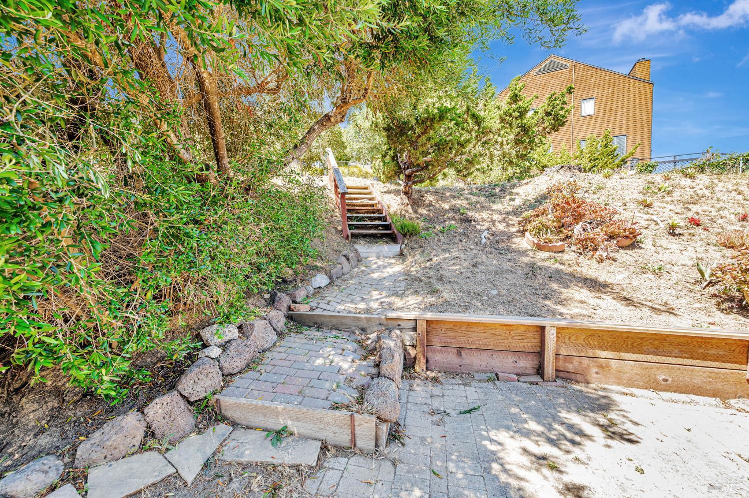 55 Park Cir