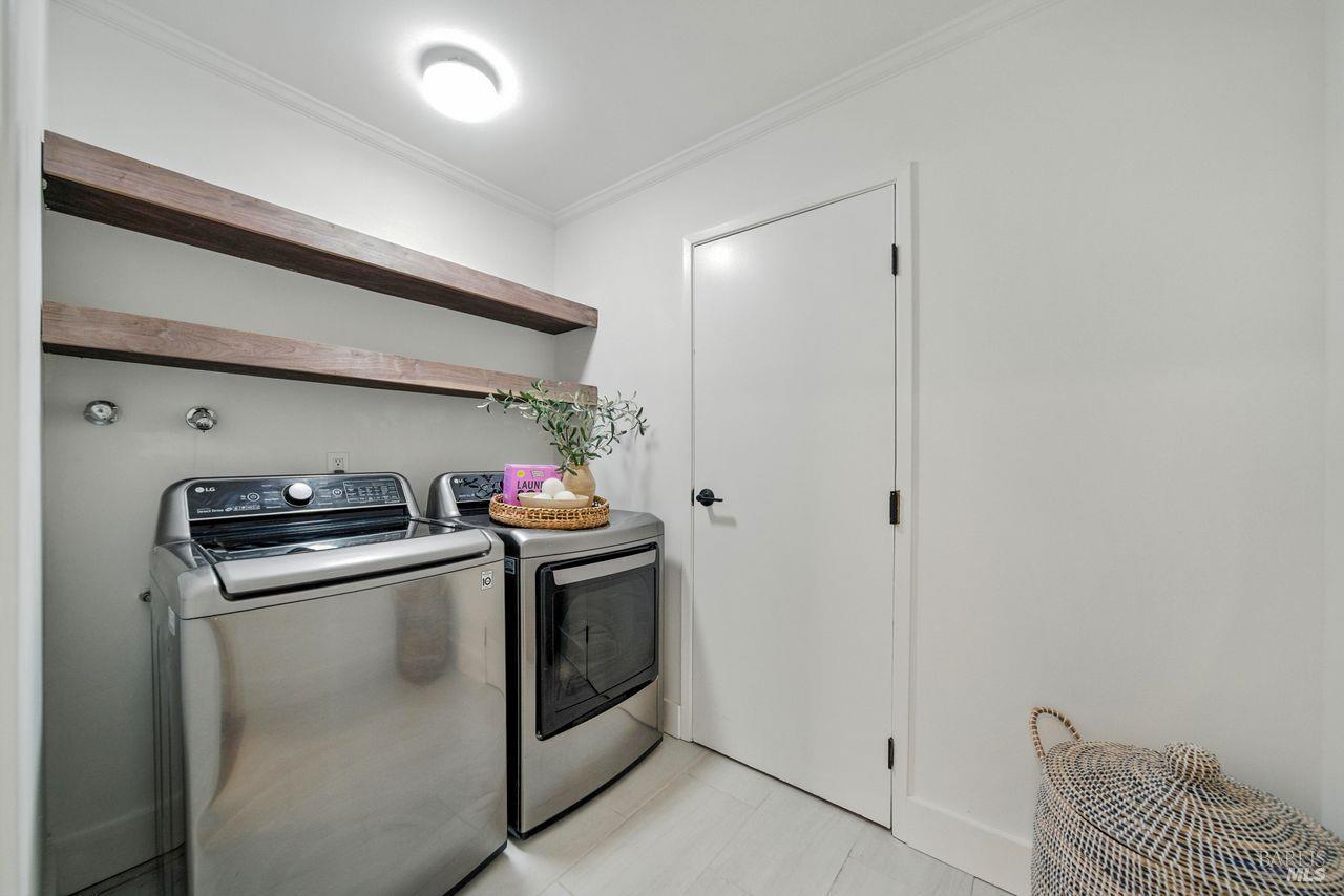 1706 Las Gallinas Ave