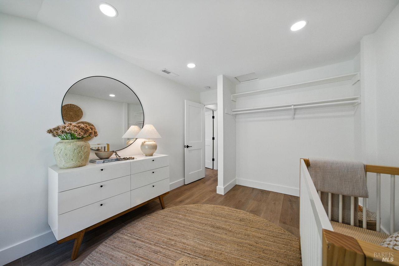 1706 Las Gallinas Ave