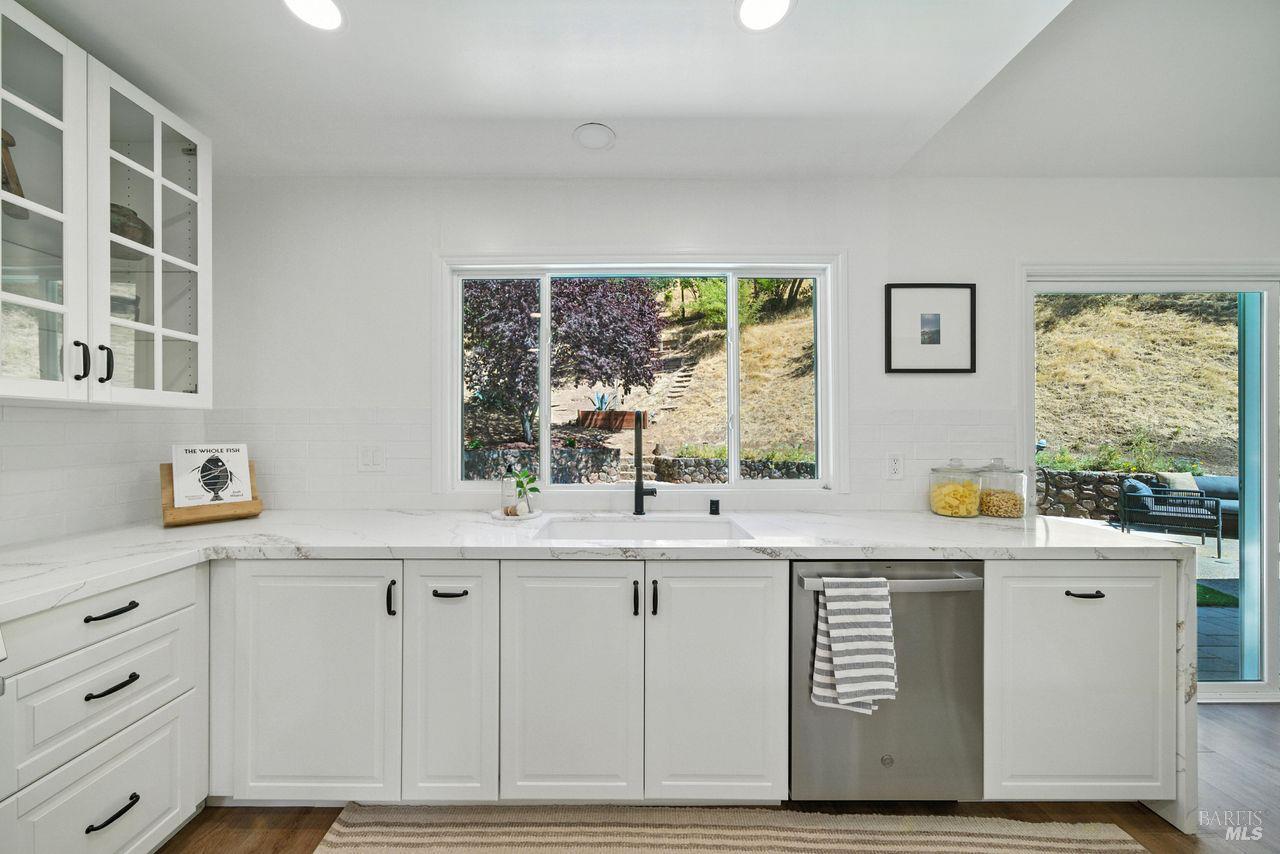 1706 Las Gallinas Ave