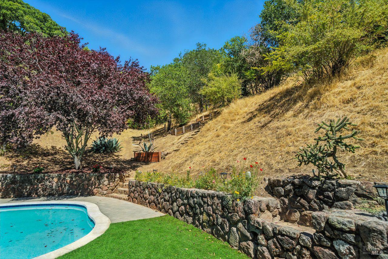 1706 Las Gallinas Ave