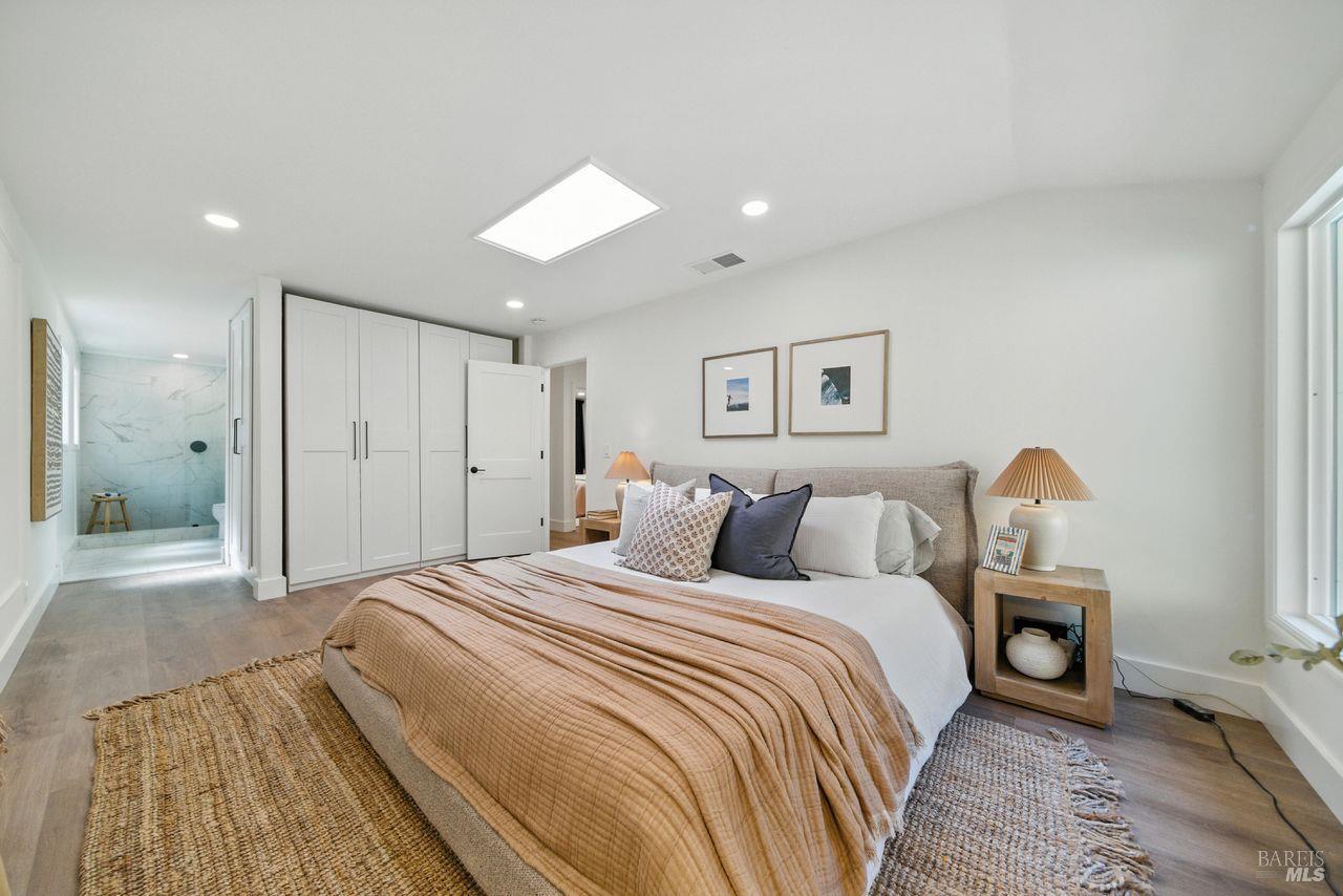 1706 Las Gallinas Ave