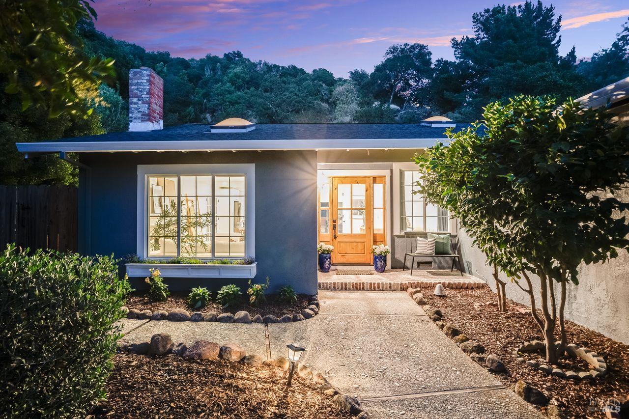 1706 Las Gallinas Ave