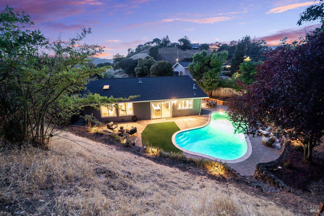 1706 Las Gallinas Ave