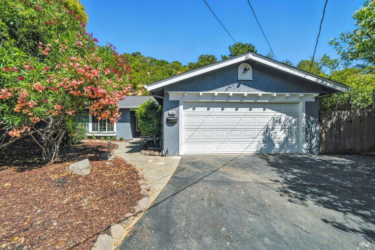 1706 Las Gallinas Ave