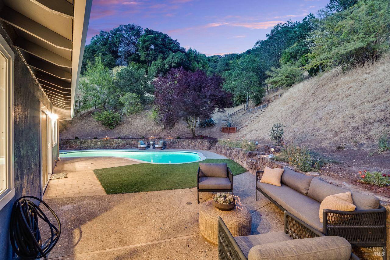 1706 Las Gallinas Ave