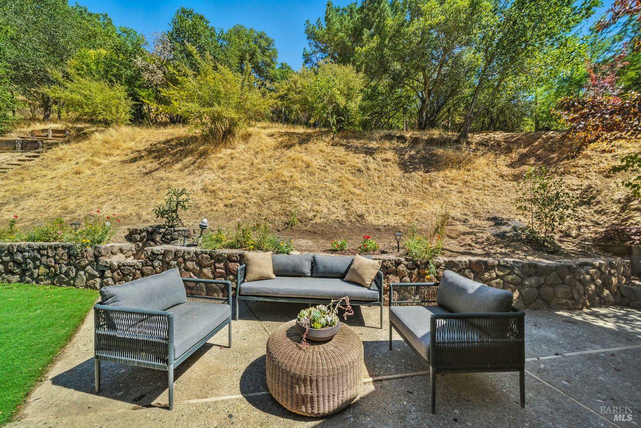 1706 Las Gallinas Ave