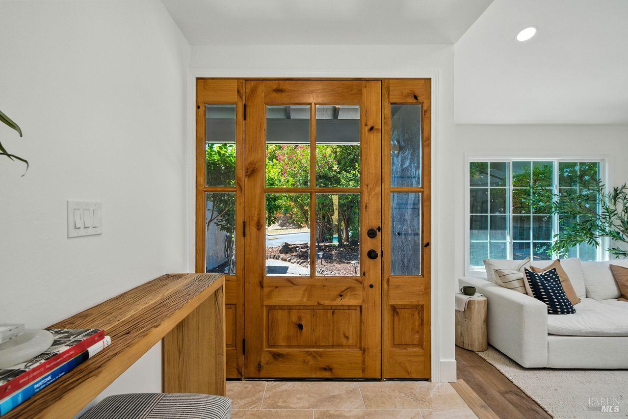 1706 Las Gallinas Ave