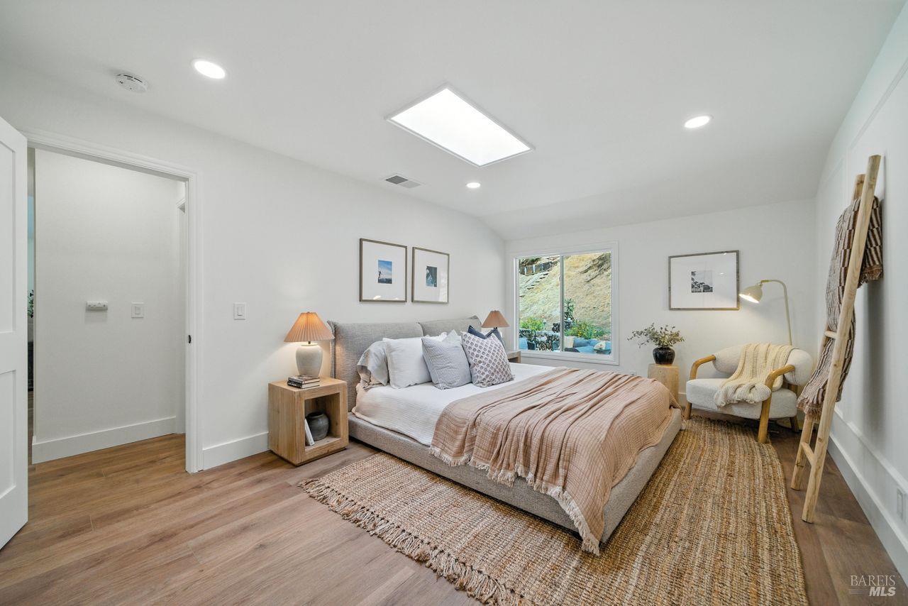 1706 Las Gallinas Ave