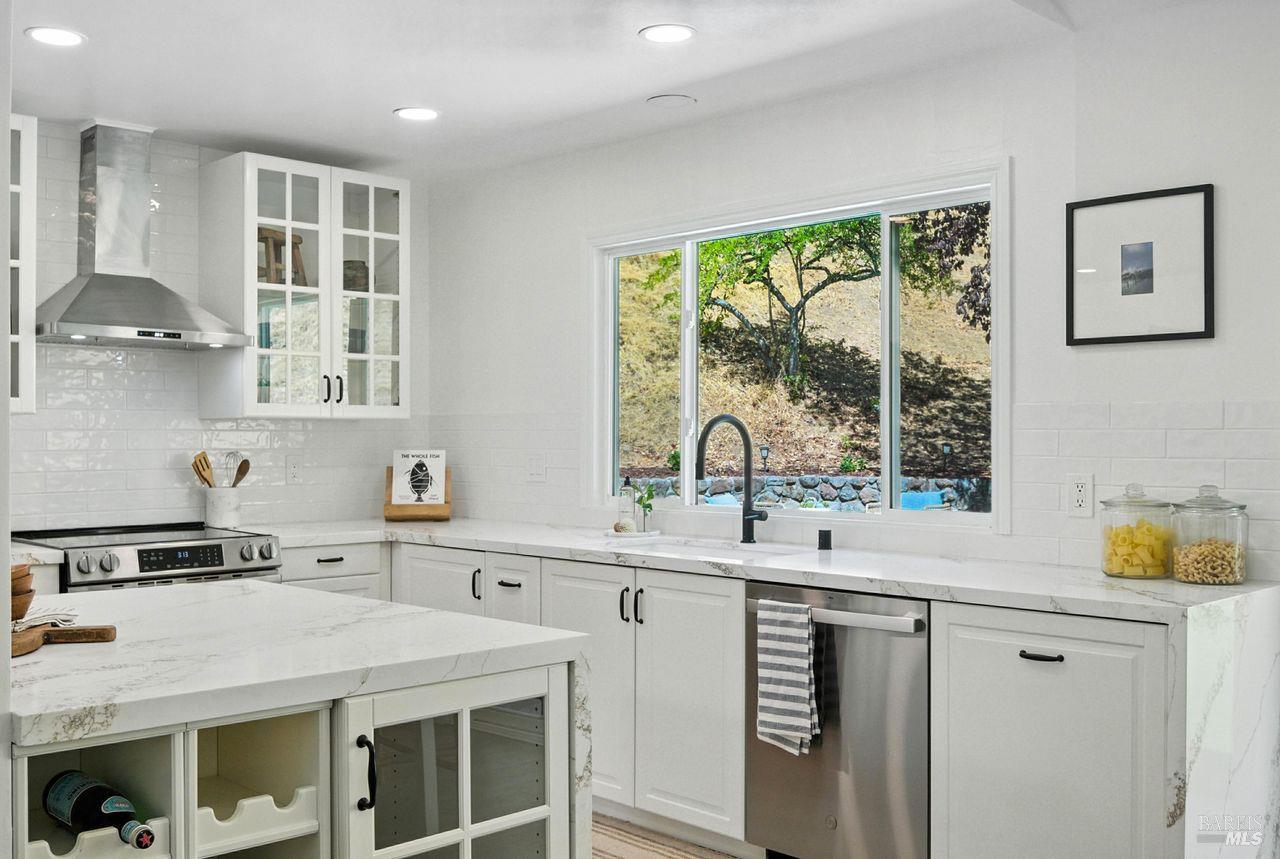 1706 Las Gallinas Ave