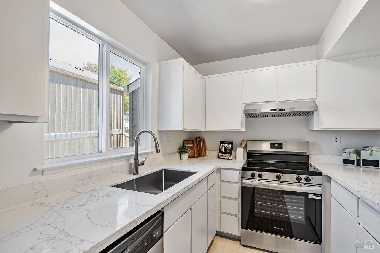 1267 Valley Oak Ct #F