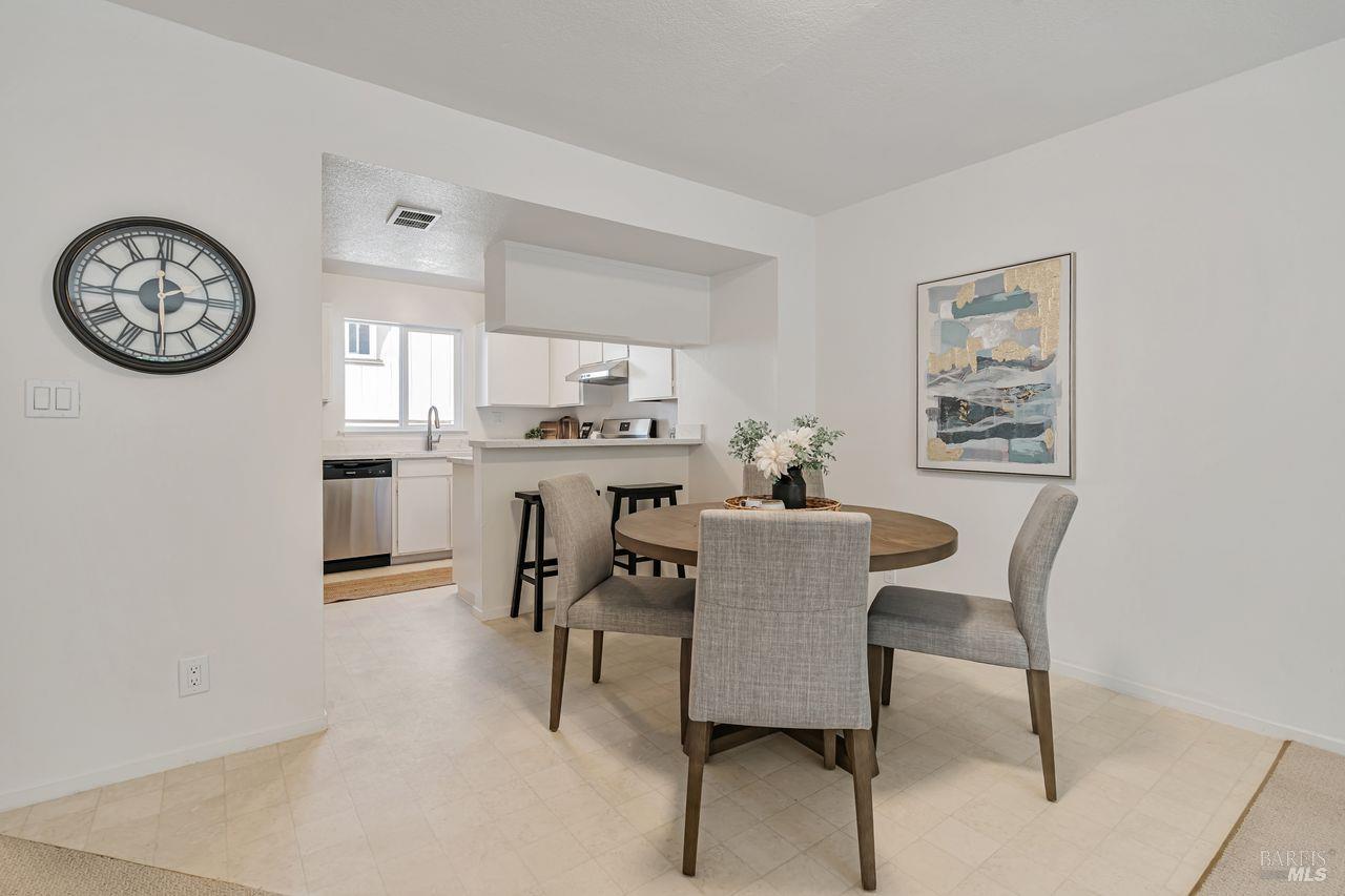 1267 Valley Oak Ct #F