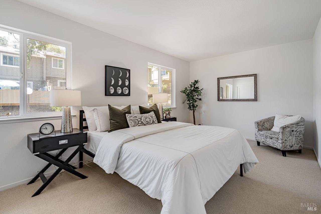 1267 Valley Oak Ct #F