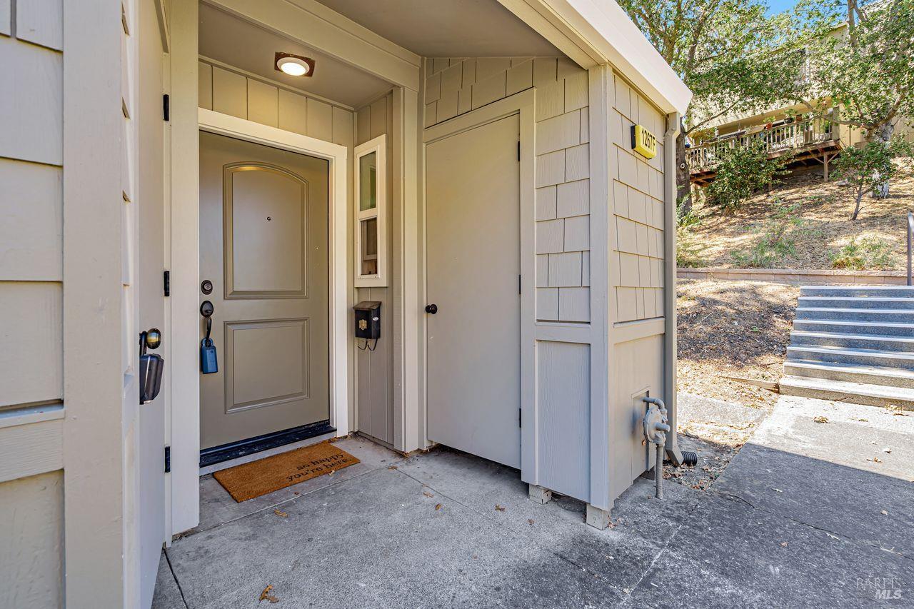 1267 Valley Oak Ct #F