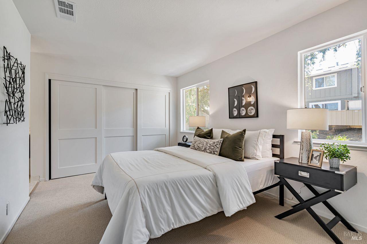 1267 Valley Oak Ct #F