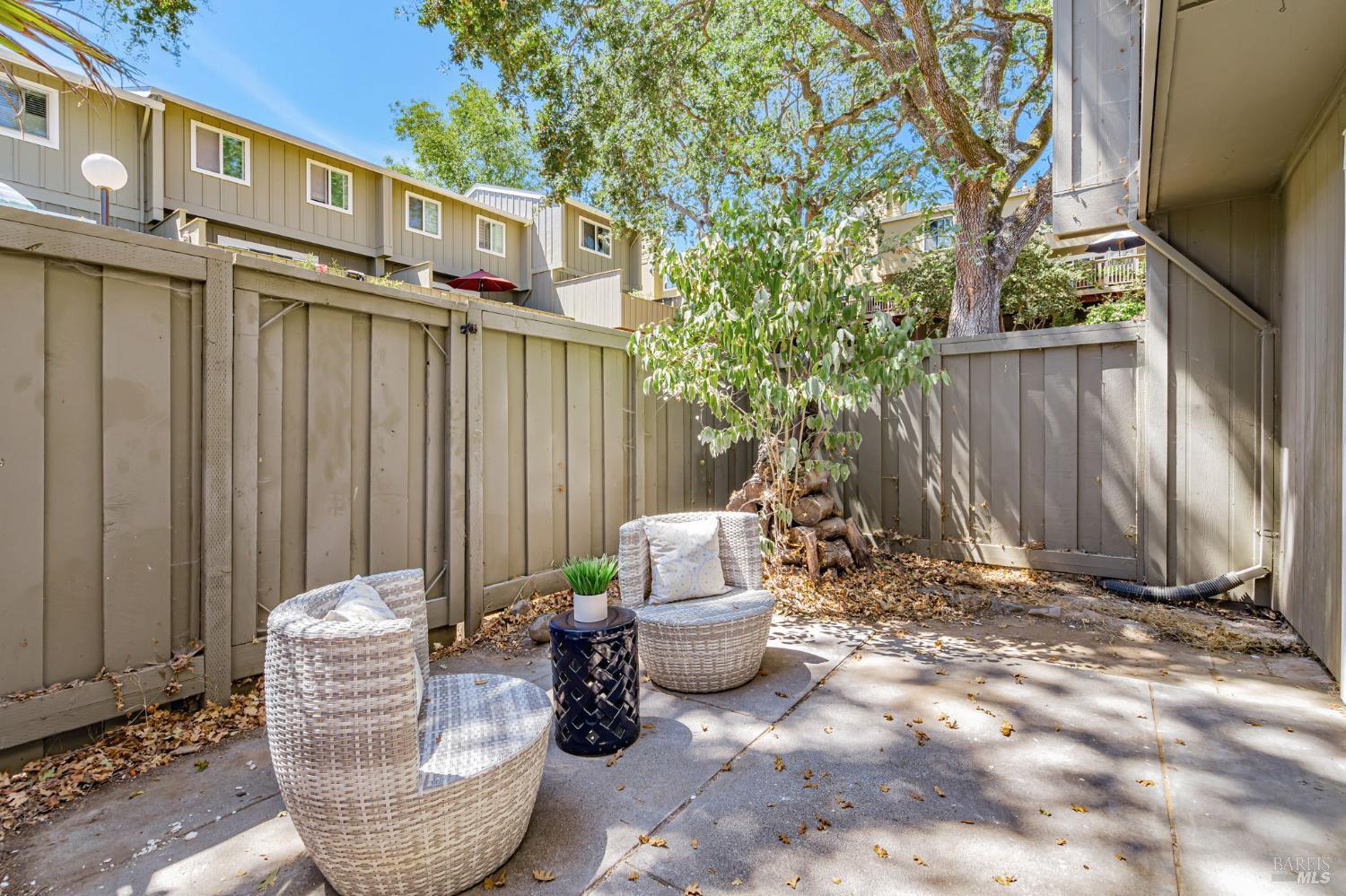 1267 Valley Oak Ct #F