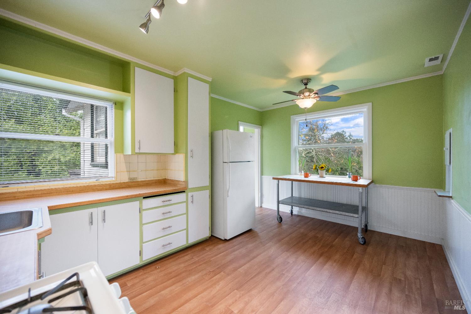 142 Bungalow Ave