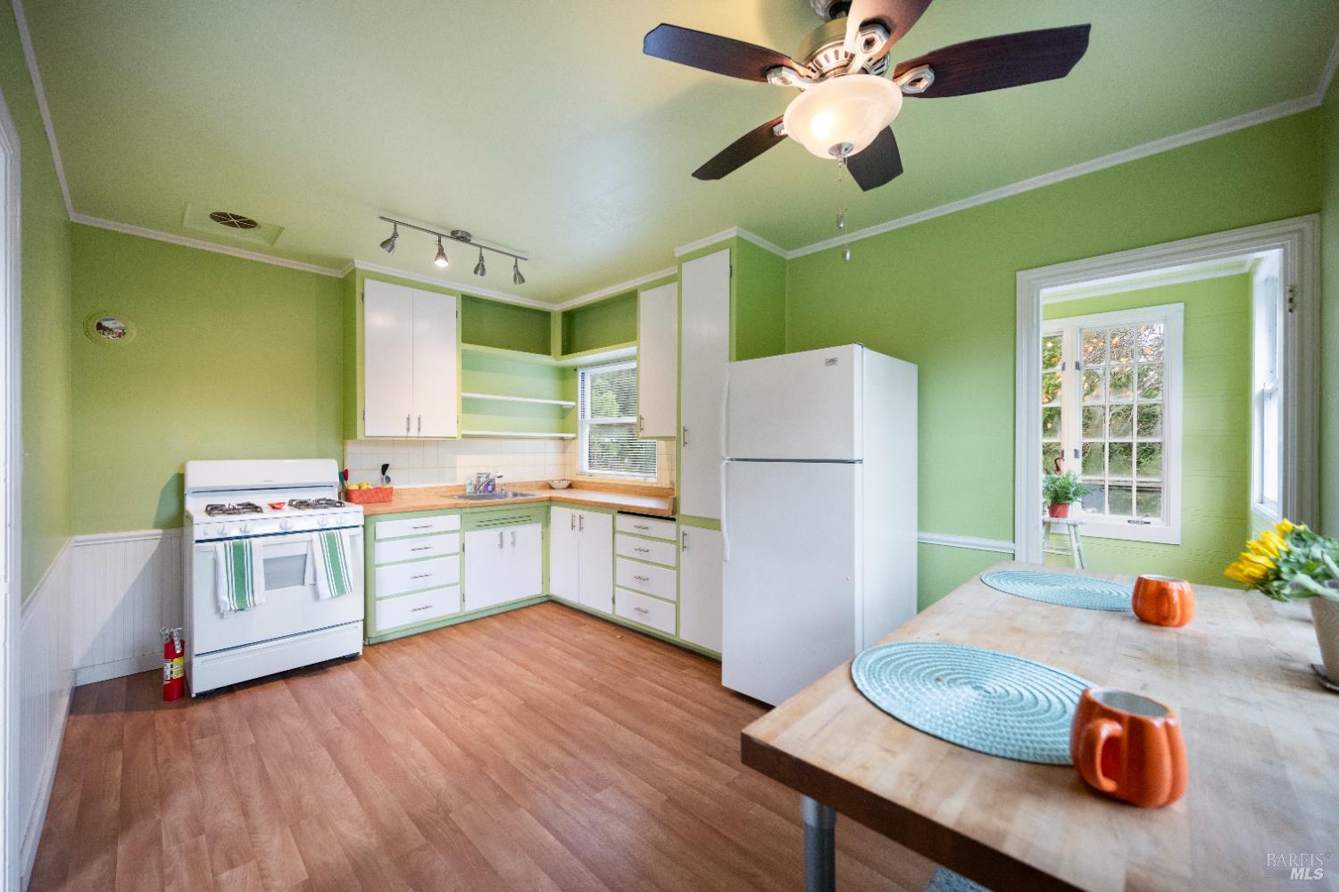 142 Bungalow Ave