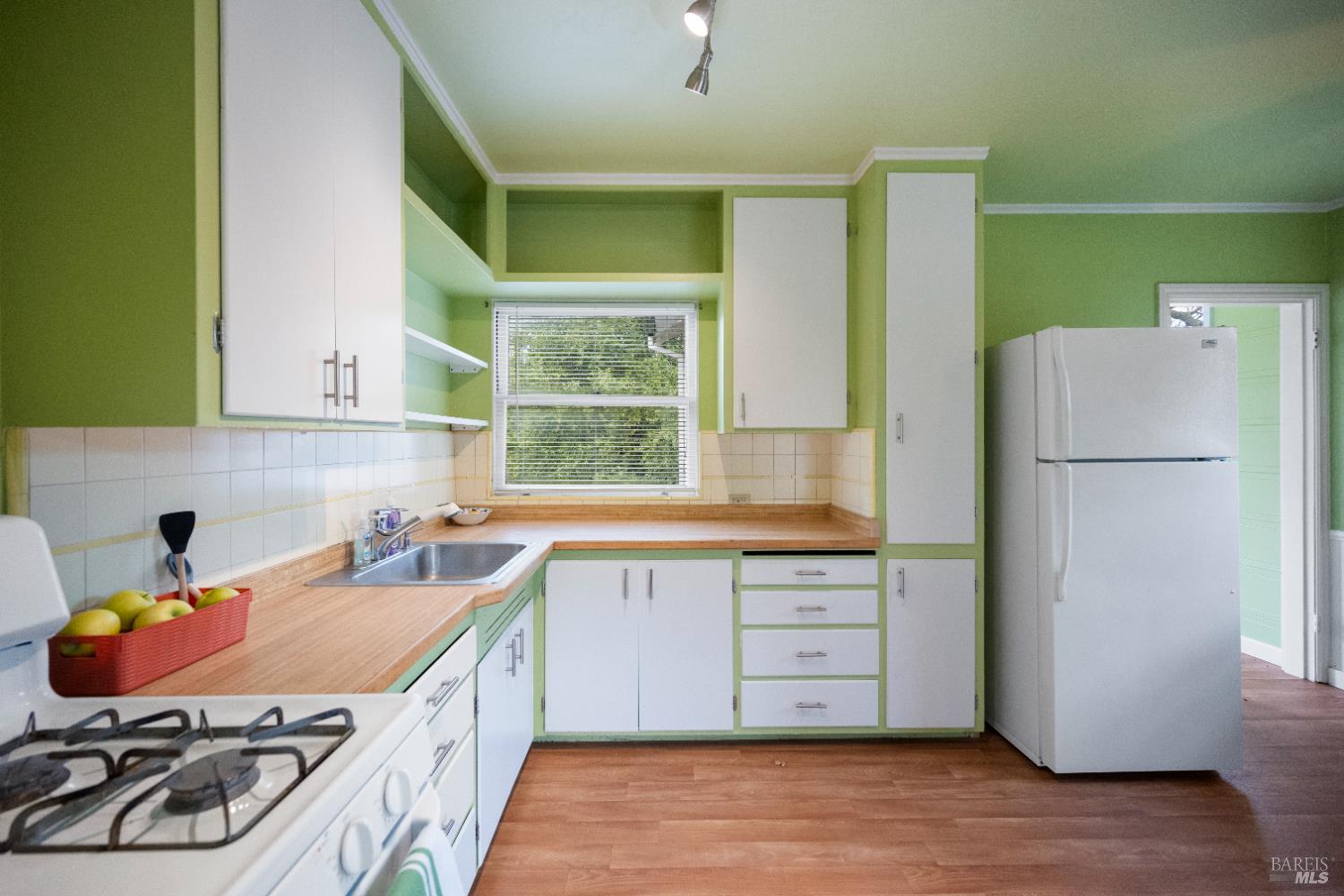 142 Bungalow Ave