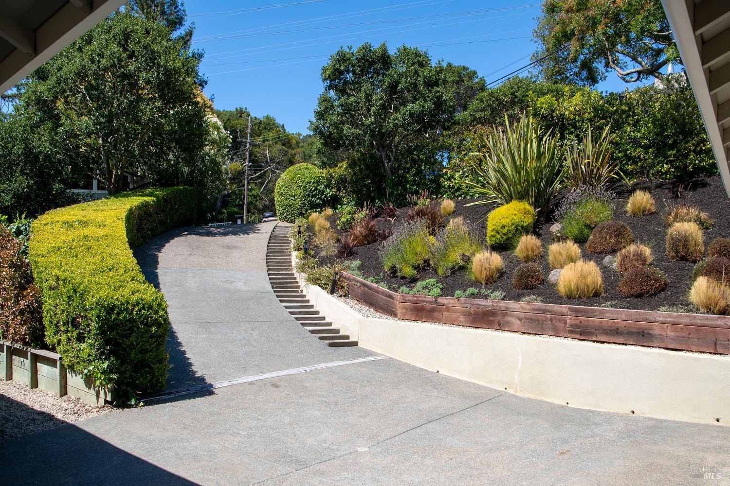 58 Junipero Serra Ave