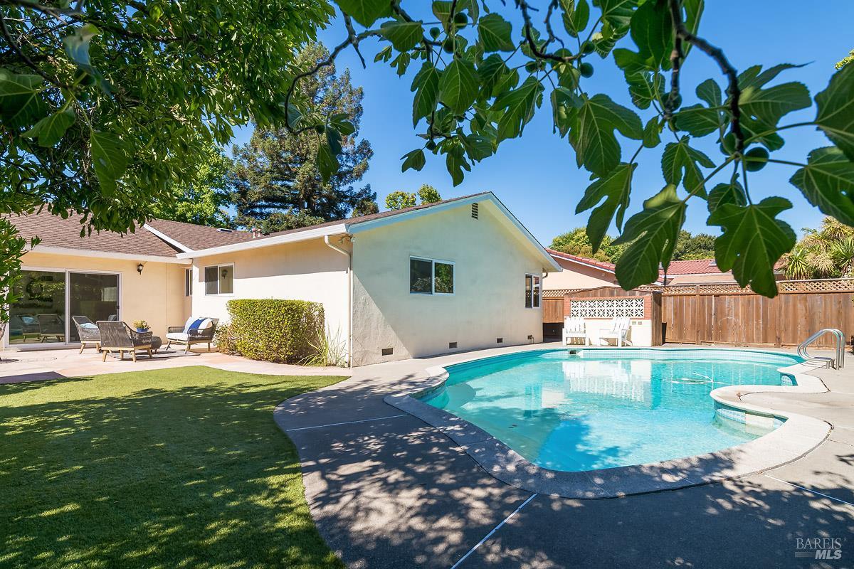 88 Elena Cir