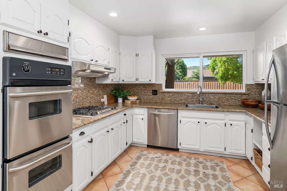 88 Elena Cir